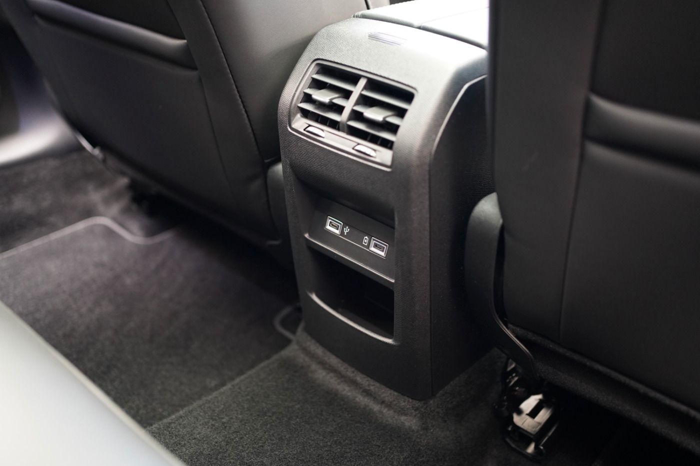 Fahrzeugabbildung Citroën C5 X PureTech 180 EAT8 Shine Pack Automatik Navi