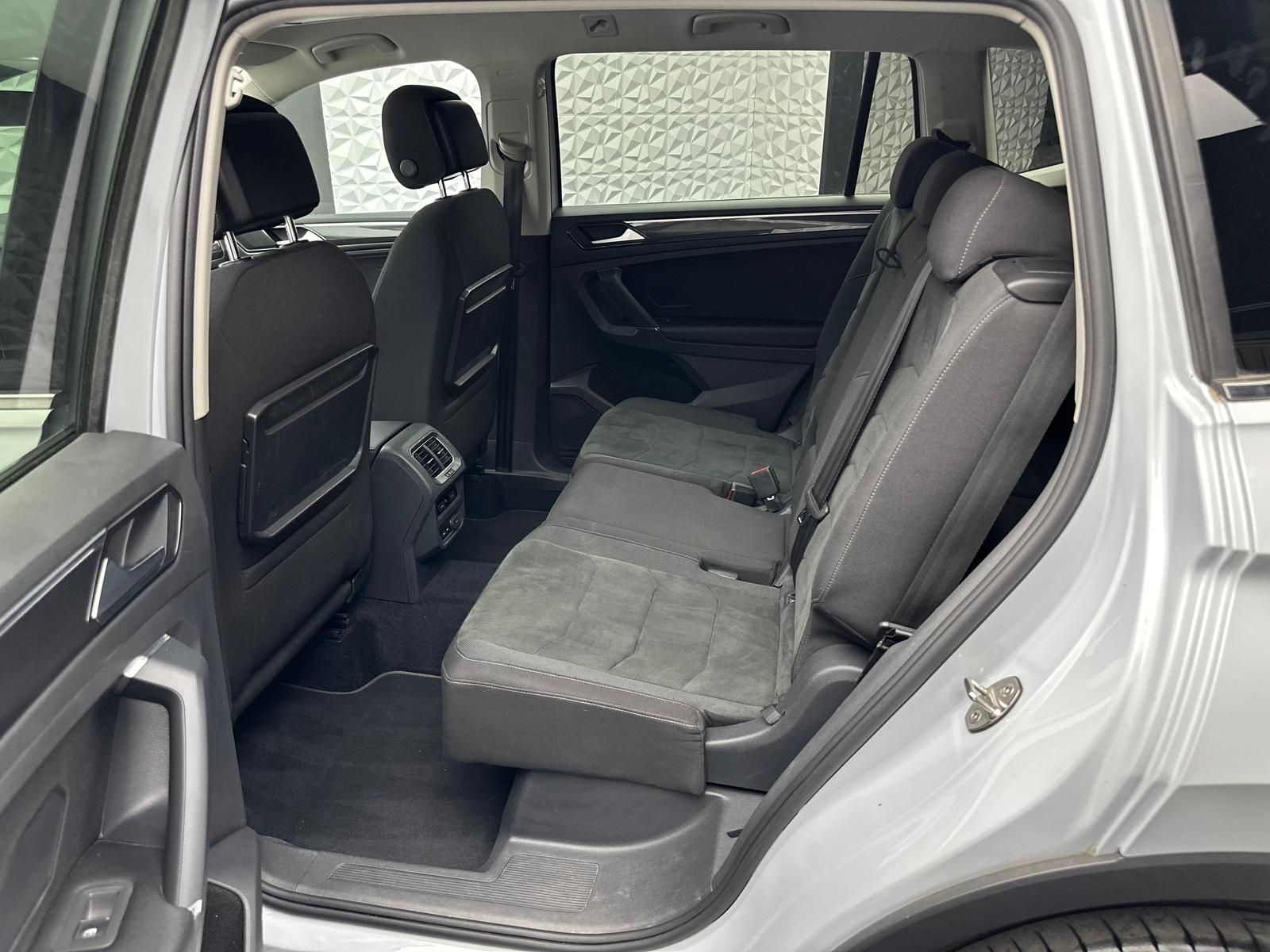 Fahrzeugabbildung Volkswagen TIGUAN 2.0 TDI ALLSPACE/4MOTION/7-SITZE/AHK/360°