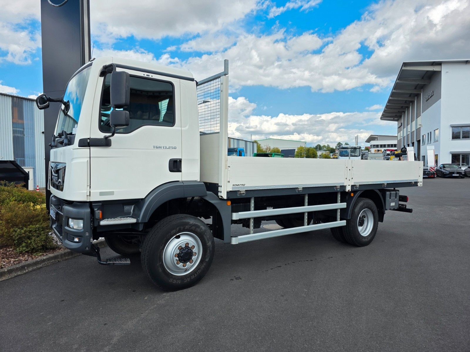 Fahrzeugabbildung MAN TGM 13.250 4x4 BL Allrad 37.917km Klima 3 Sitze