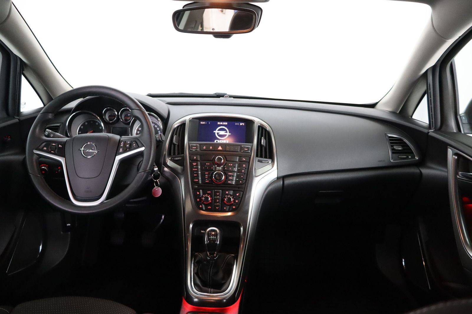 Fahrzeugabbildung Opel Astra J 1.6 Turbo Innovation * 1. Hd. * wenig Km