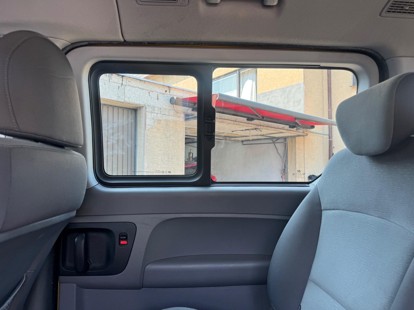 Hyundai H-1 Travel Comfort | 1 hand | 8 Sitzer |