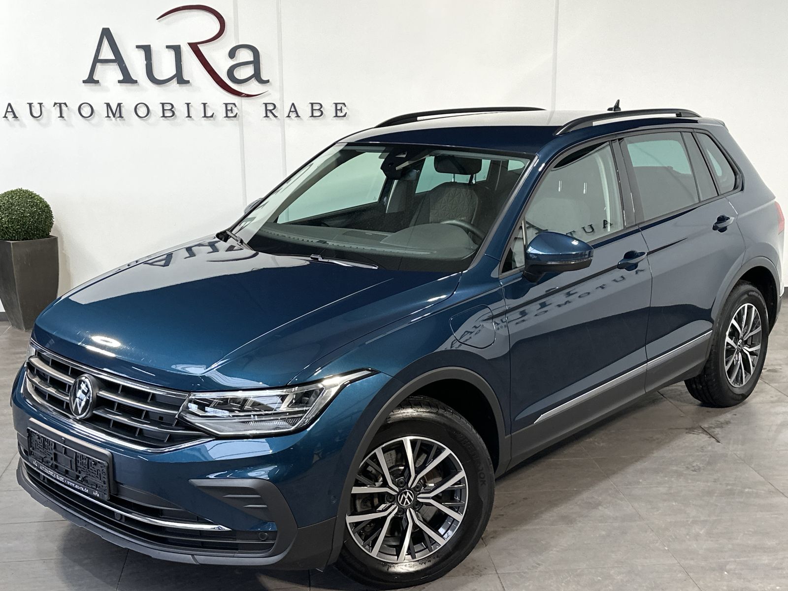 Fahrzeugabbildung Volkswagen Tiguan 1.4 TSI DSG eHybrid Life NAV+LED+360°+ACC