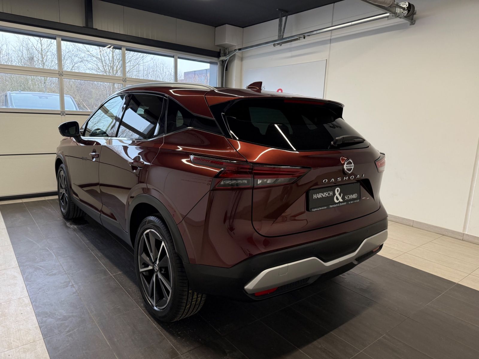 Fahrzeugabbildung Nissan Qashqai Tekna - Pano, HeadUp, Teilleder
