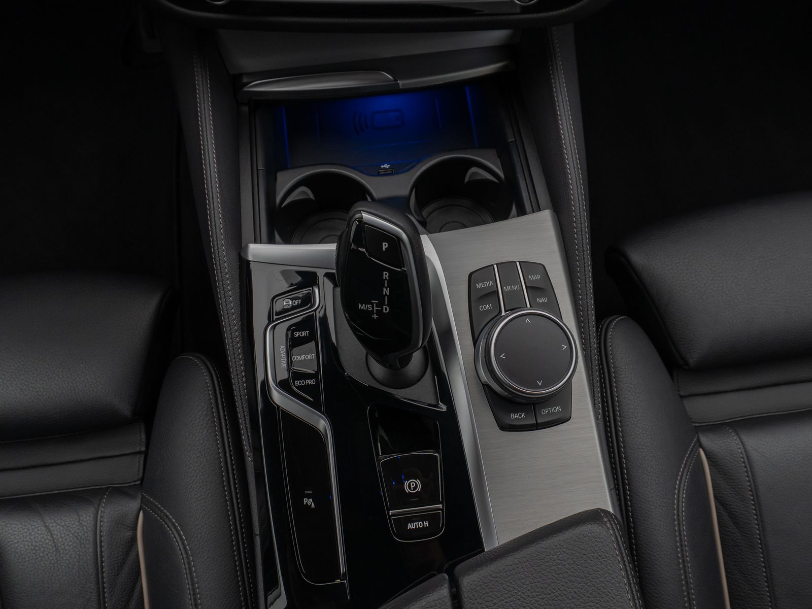 Fahrzeugabbildung BMW 530d xD M Sport Laser Kamera HUD DAB H/K Komfort