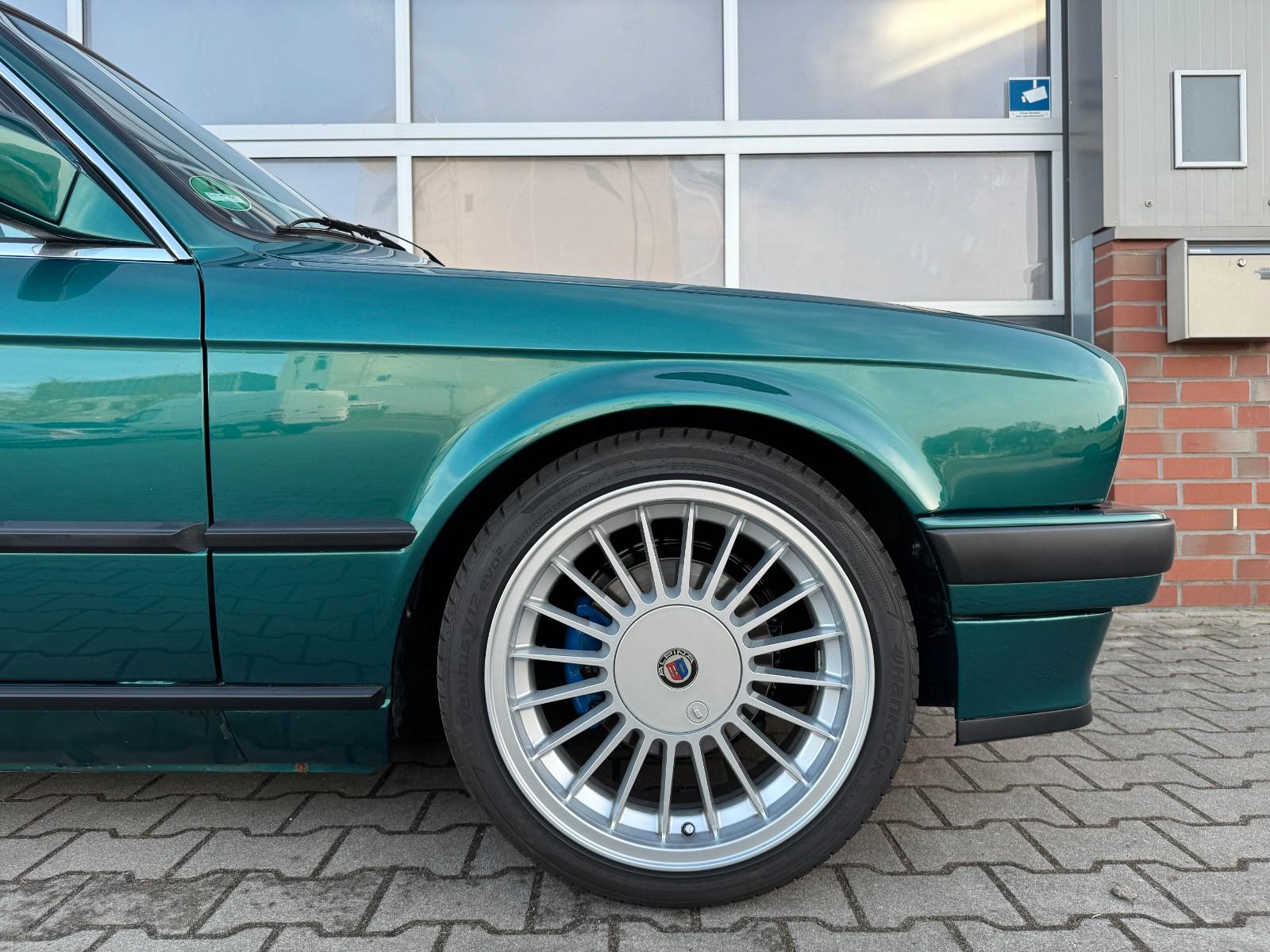BMW 325i Cabrio / Automatik / restauriert / Oldtimer