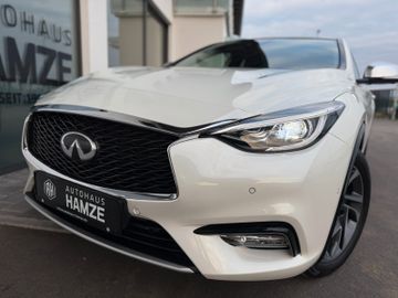 Infiniti Q30 1.6 16V Luxe Tech|Panorama|Kamera|BOSE|DAB
