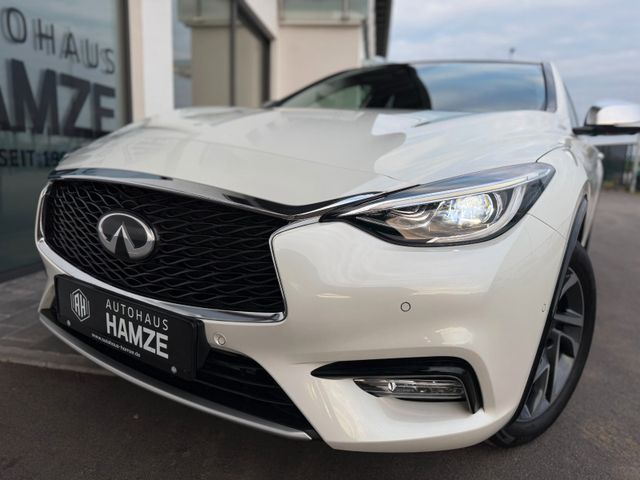Infiniti Q30 1.6 16V Luxe Tech|Panorama|Kamera|BOSE|DAB