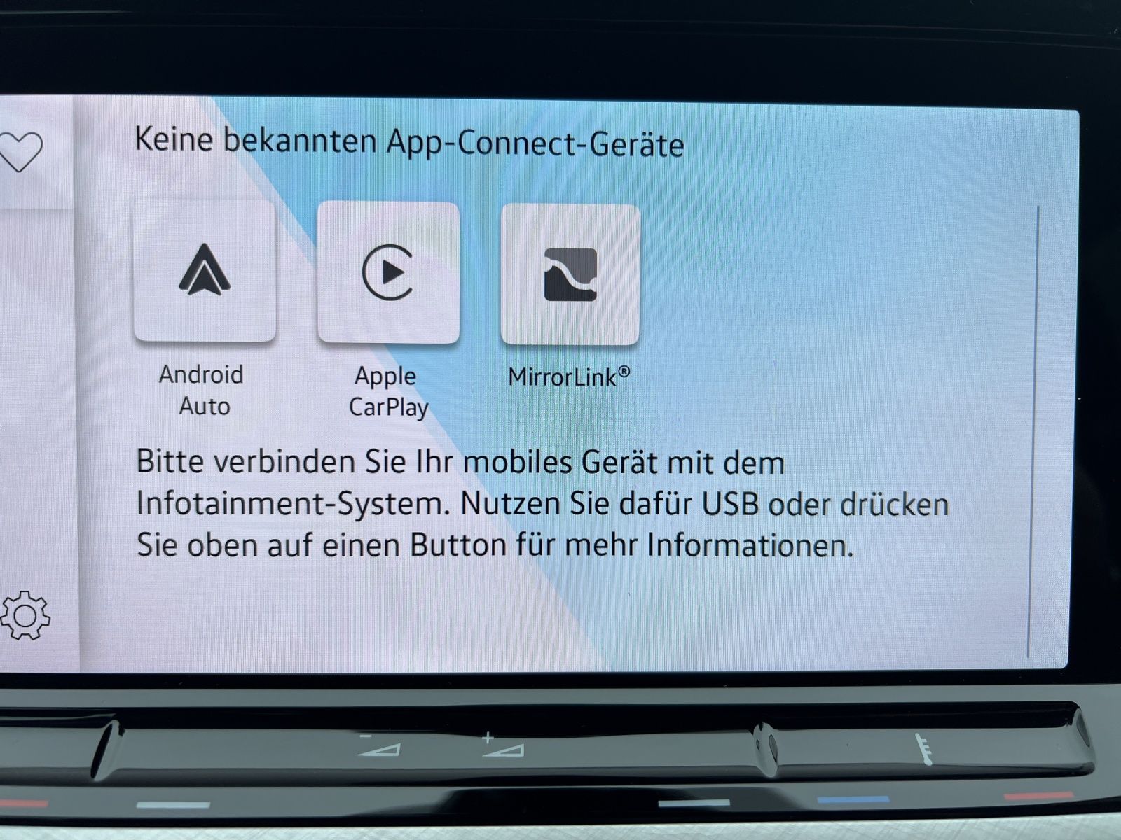 Fahrzeugabbildung Volkswagen Golf VIII Business TDI DSG LED ACC SHZ PDC Navi