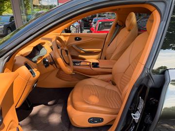 2020 Aston Martin DBX 缩略图 15