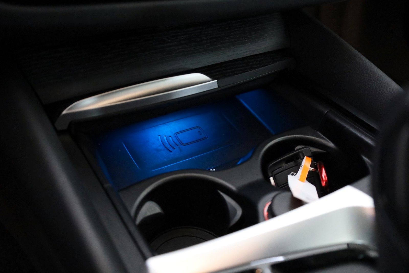 Fahrzeugabbildung BMW 530e xDrive Touring Leder,Navi,LED,HUD,Panorama