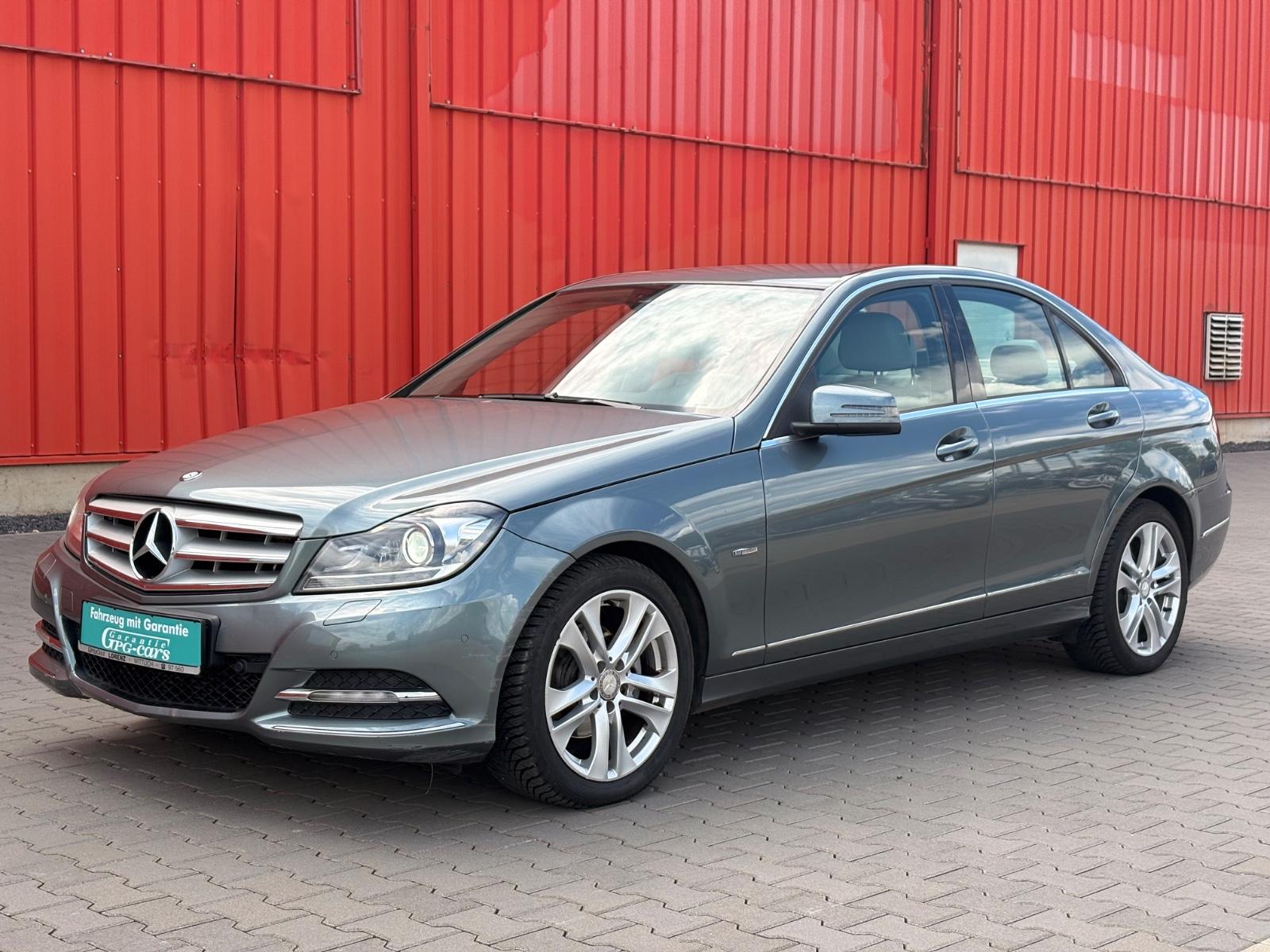 Mercedes-Benz 180 Amg Garantie TÜV NEU  Bi-Xenon Navi Leder