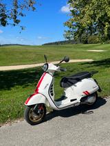 Vespa GTS 300 Racing Sixties - VESPA SI
