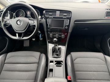 Volkswagen Golf - 11