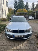 BMW 118i   Sitzheizung, Tempomat,  Motor  Läuft top - BMW 1er Reihe: Motor