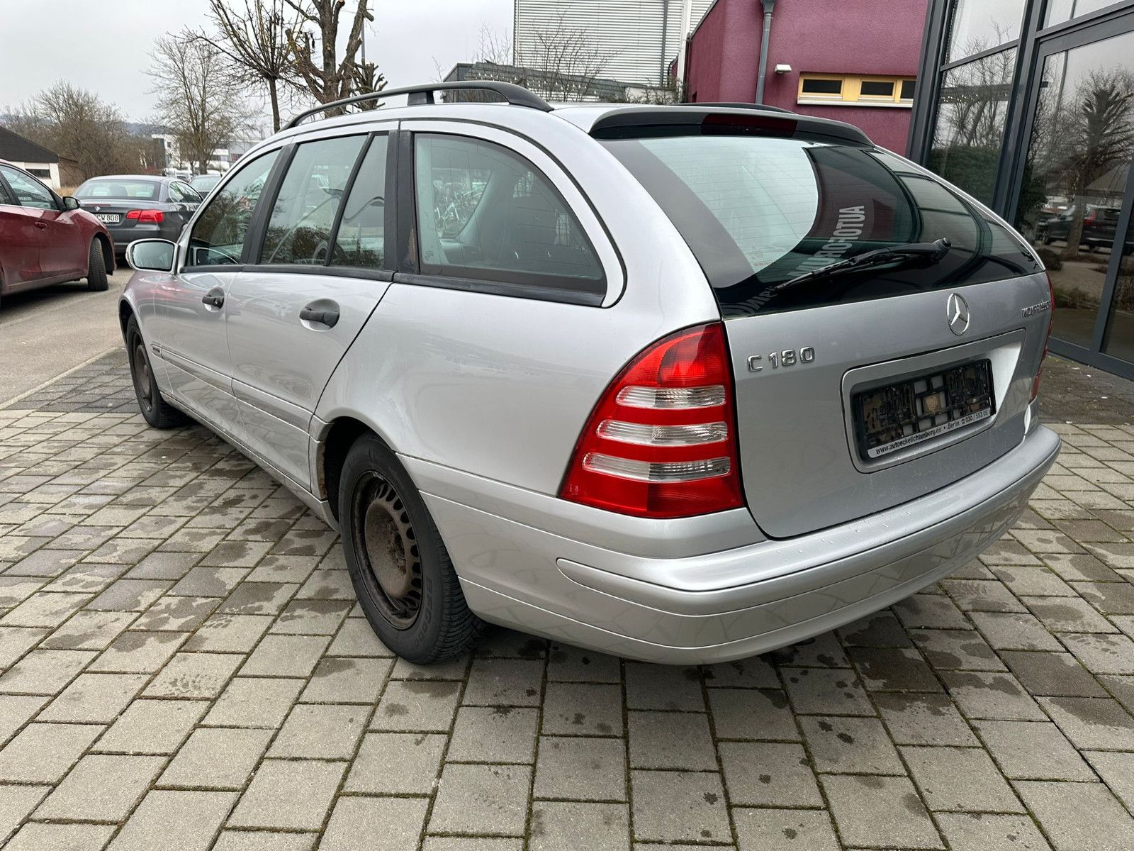 Fahrzeugabbildung Mercedes-Benz C 180 T KOMPRES*SCHIEBEDACH*KLIMA*SH*ALARM*TEMPO