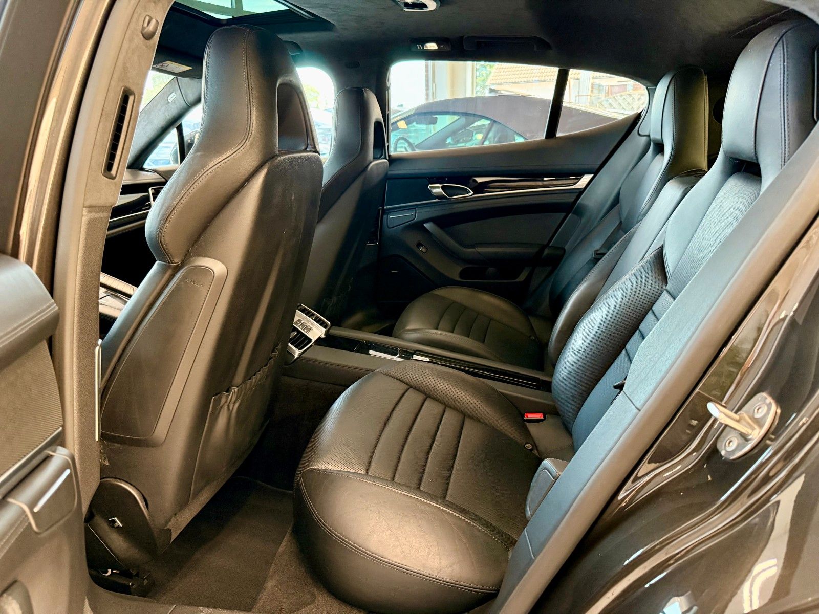 Fahrzeugabbildung Porsche Panamera Diesel AHK/ACC/Glasdach/BOSE/LED