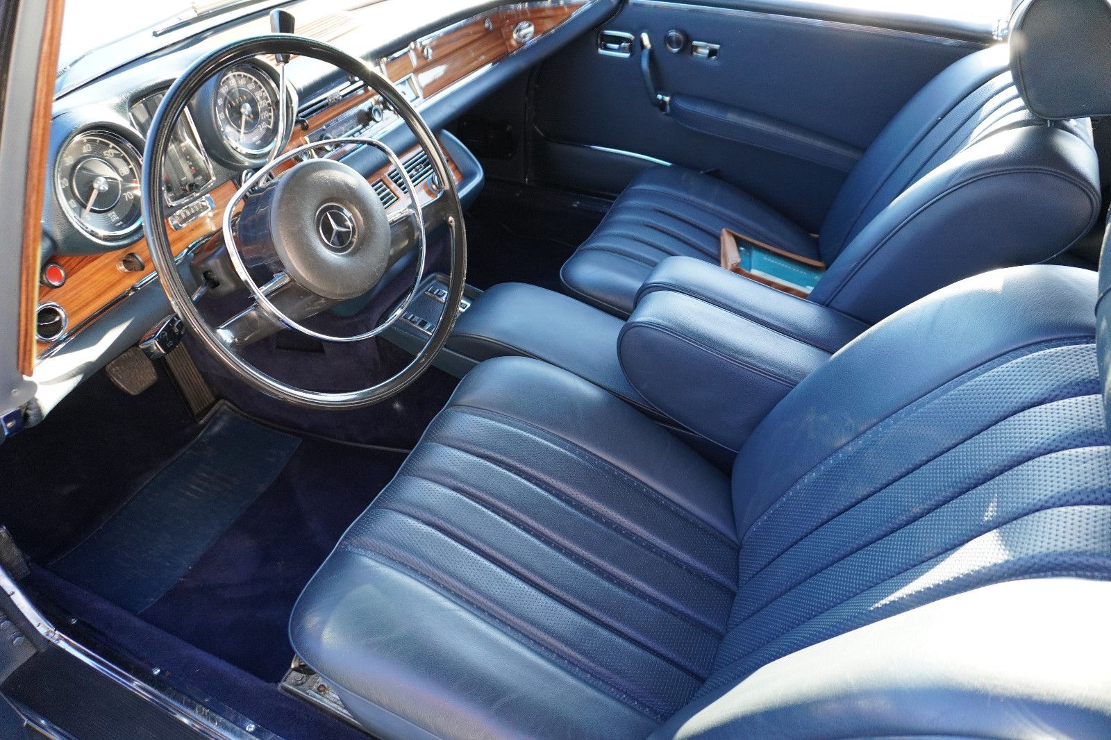 Fahrzeugabbildung Mercedes-Benz 280 SE 3,5 Cabriolet