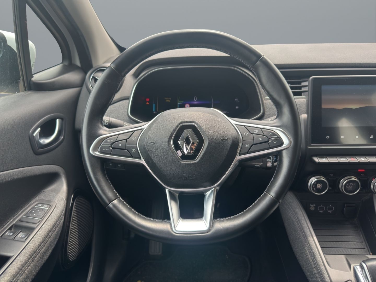 Fahrzeugabbildung Renault ZOE Experience R135 Batteriekauf Navi Digitales