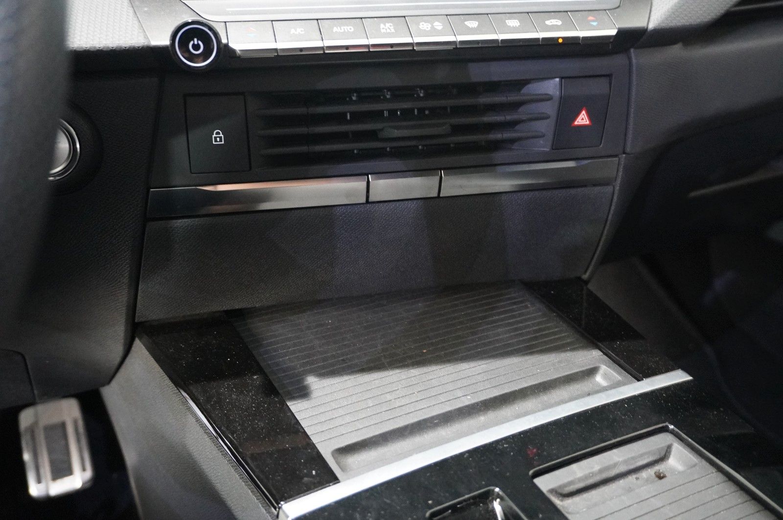 Fahrzeugabbildung Opel Astra L ST 1.2T GS LINE NAVI/LED/360°/VIRT./DAB+