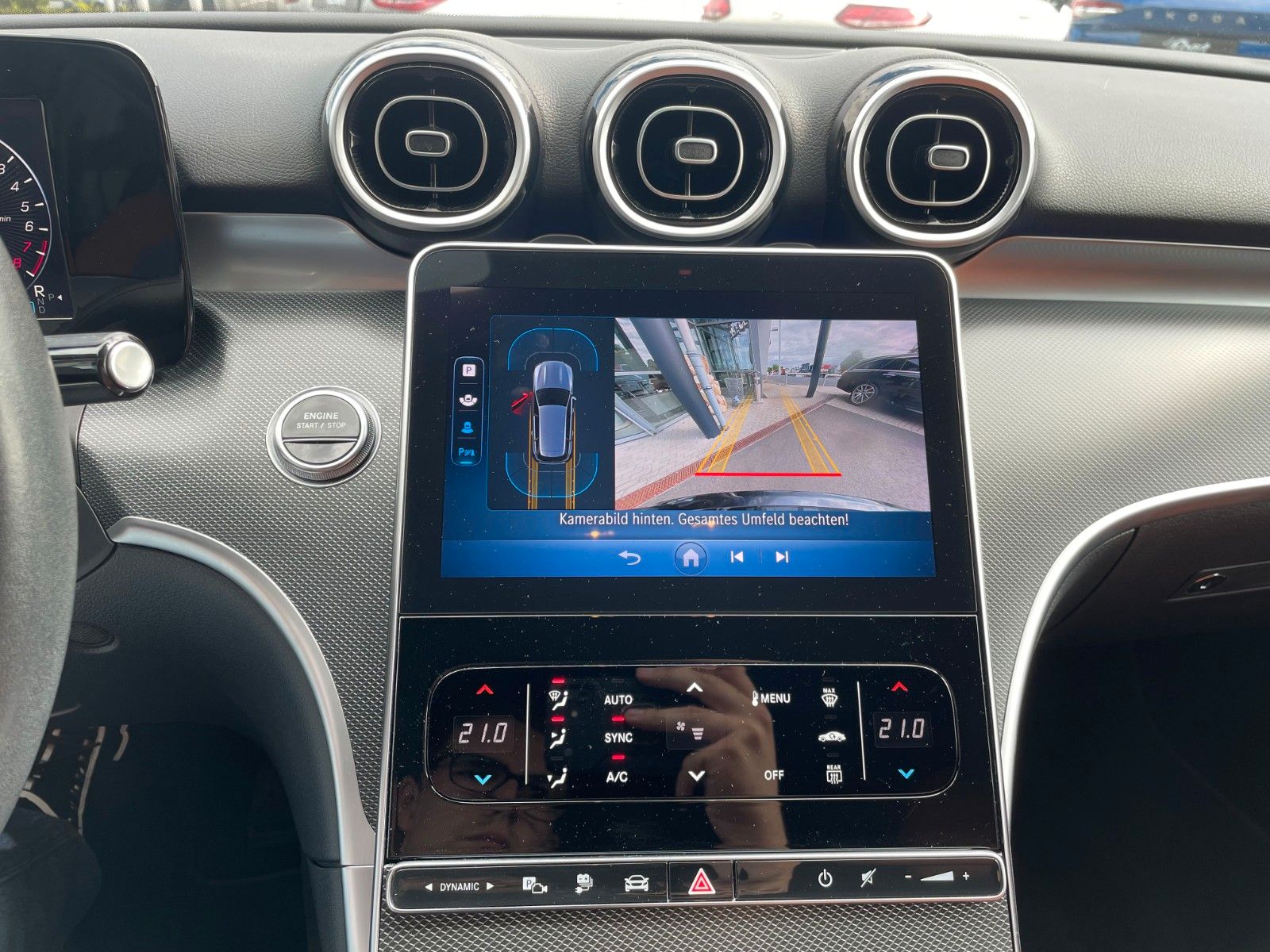 Fahrzeugabbildung Mercedes-Benz C 300 e T AVANTGARDE R-Kamera+TOTW+Carplay