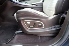 Fahrzeugabbildung Renault Espace V Elysée Navi Kamera  HeadUp Panorama ACC