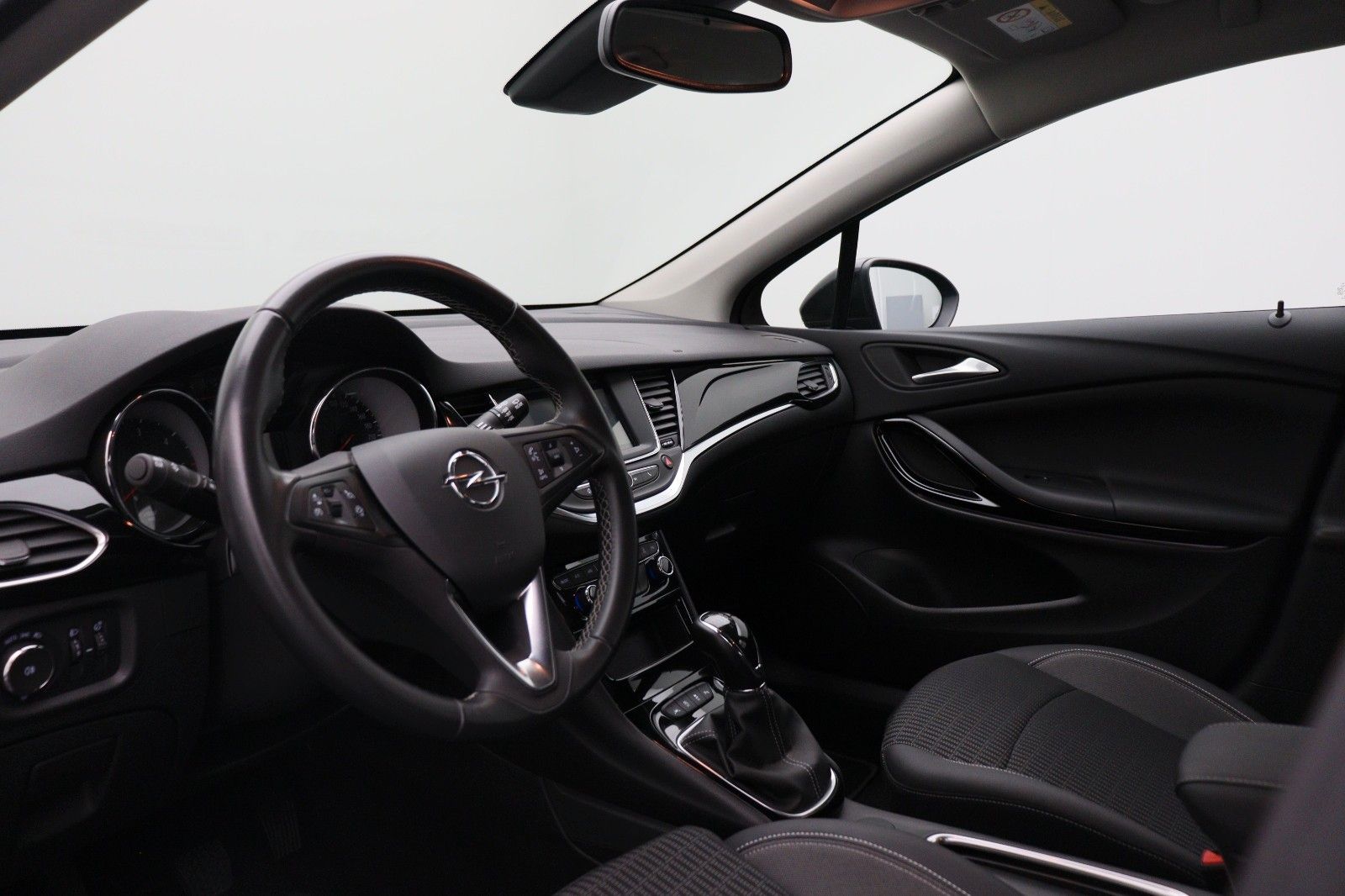 Fahrzeugabbildung Opel Astra K 1.5 Lim. Elegance LED KAMERA LDA NAVI