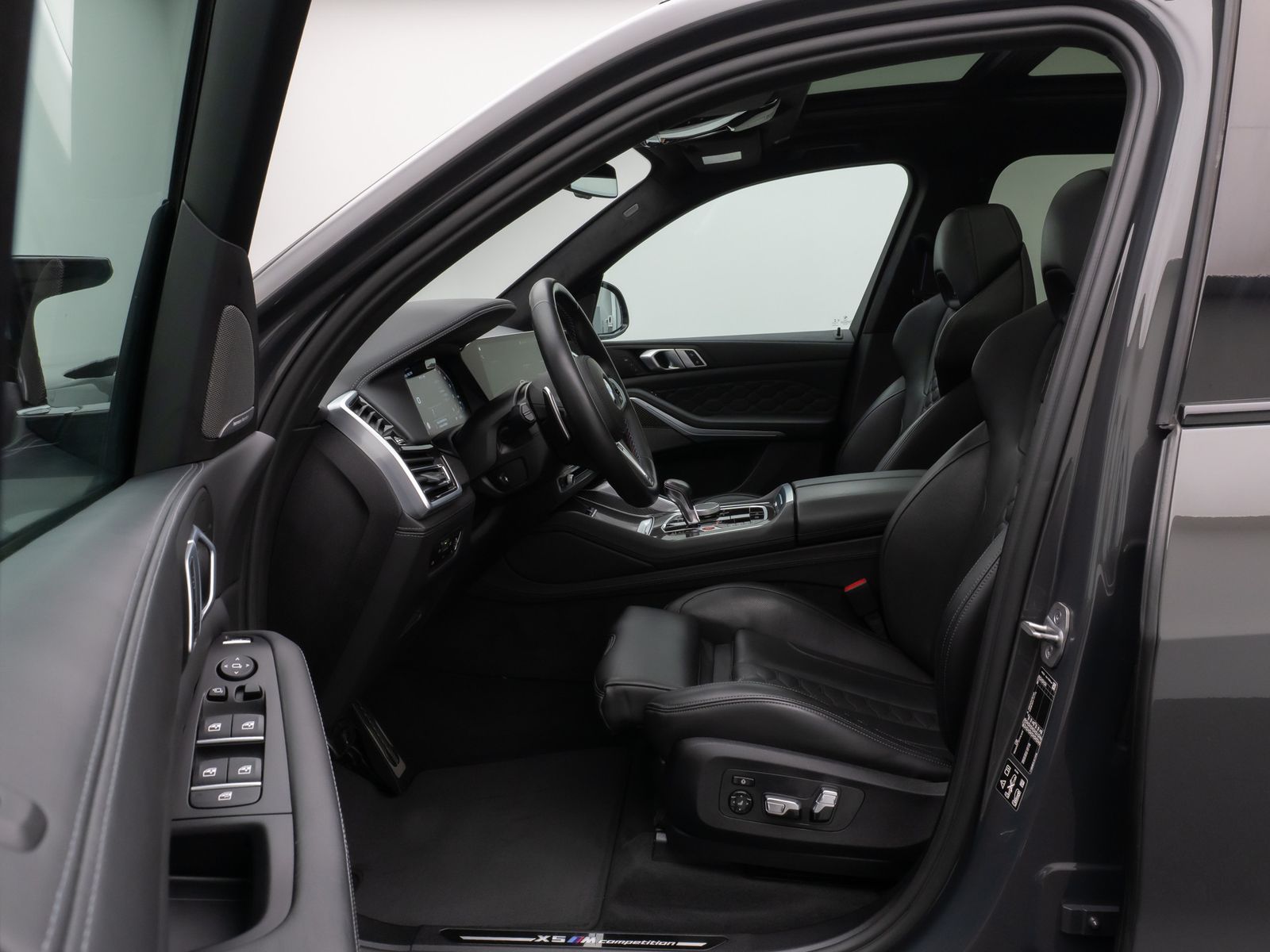 Fahrzeugabbildung BMW X5 M Competition Panorama Laser 360°DAB DisplKey