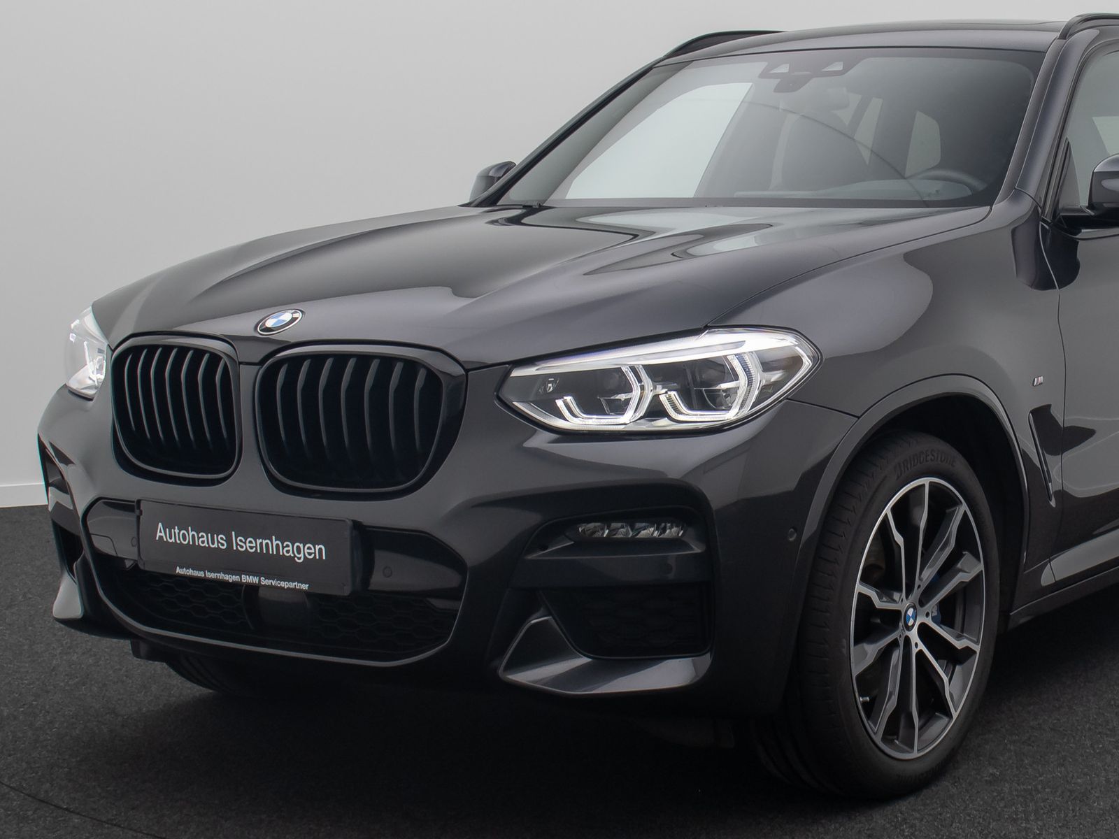 Fahrzeugabbildung BMW X3 xD30d M Sport DAB HUD Panorama AHK TV 20Zoll