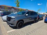 Cadillac Escalade Sport Platinum AWD 24Zoll/6,2l Grau/AKG - Cadillac Escalade mit Benzin-Antrieb: Geländewagen, Platinum