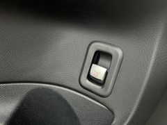 MERCEDES-BENZ C 200 CGI AVANTGARDE/ NUR 29.tKM / RENTNER/ MERCEDES-BENZ C 200 CGI AVANTGARDE/ NUR 29.tKM / RENTNER/