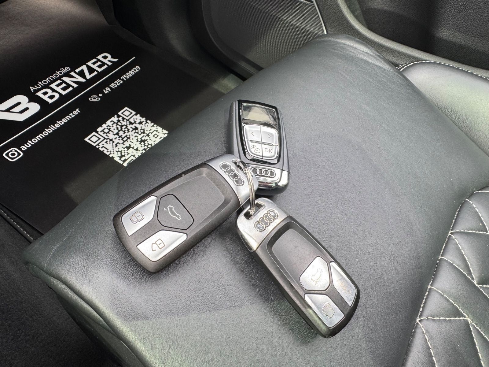 Fahrzeugabbildung Audi SQ7/RAUTEN-SITZE/PANO/AHK/360°Cam/Carbon/BOSE/