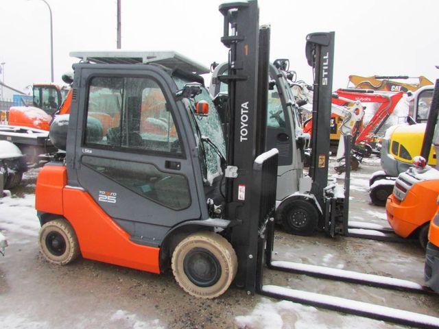 Toyota 02-8 FGF 25 Tonero 25 Gas Stapler 8.500 EUR