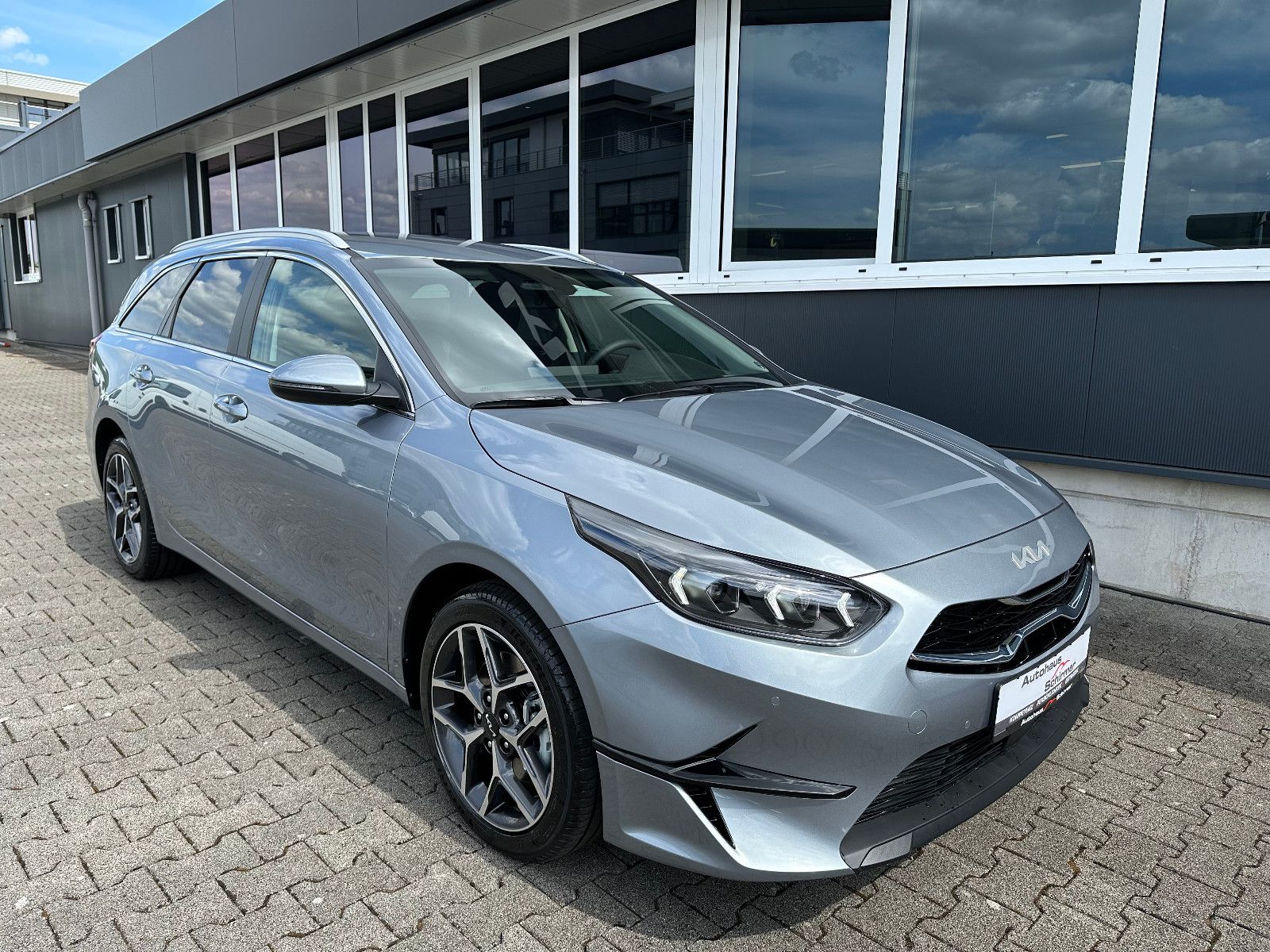 Fahrzeugabbildung Kia cee'd Sportswagon1.5T 48V DCT ULTIMATE STYLE JBL