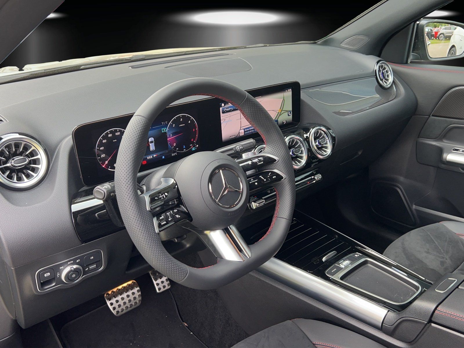 Fahrzeugabbildung Mercedes-Benz GLA 200 d AMG Pano 360° DISTRO KeyGO NIGHT