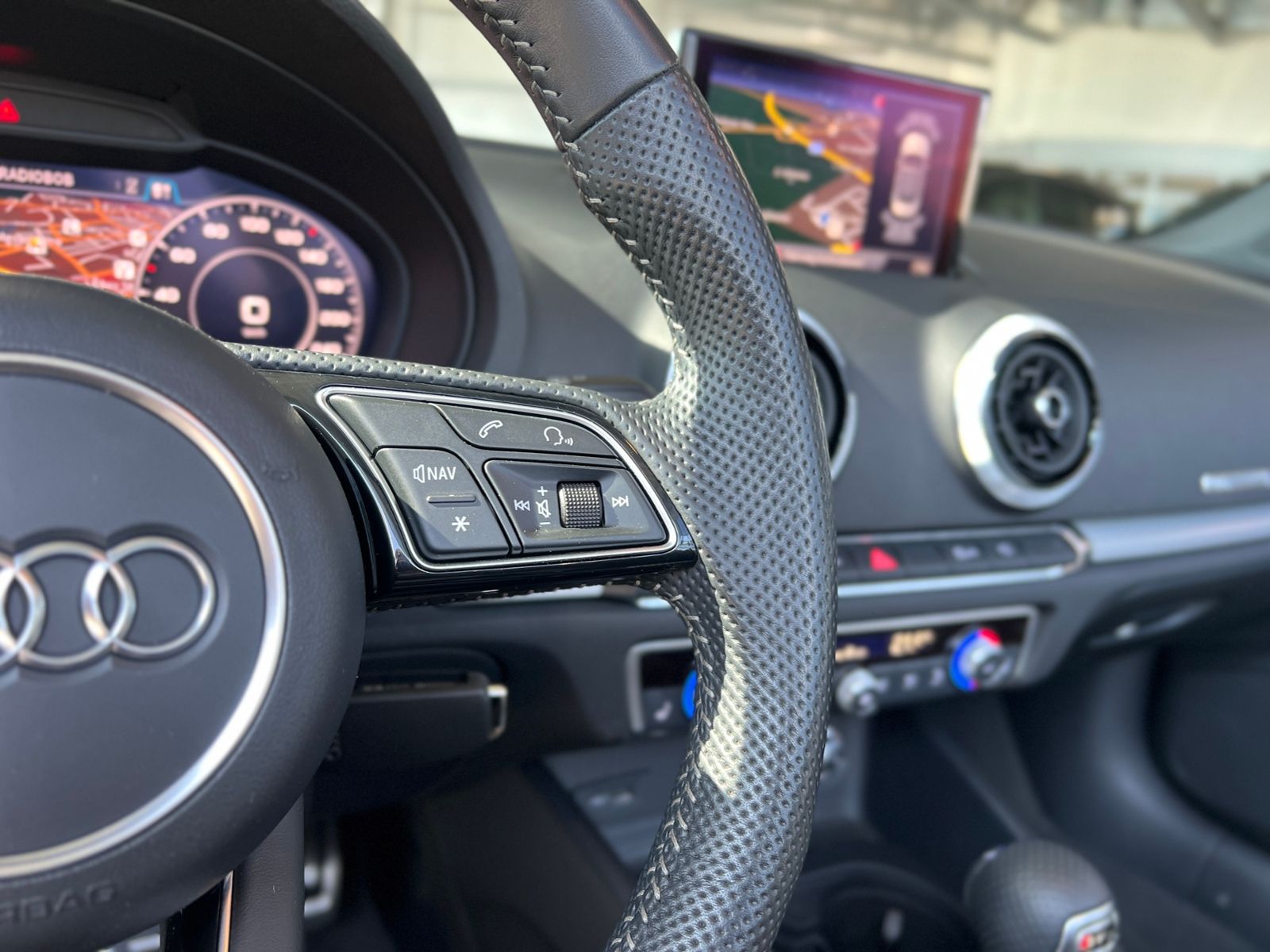 Fahrzeugabbildung Audi A3 Cabriolet S line sport LED NAV SHZ PDC 18"