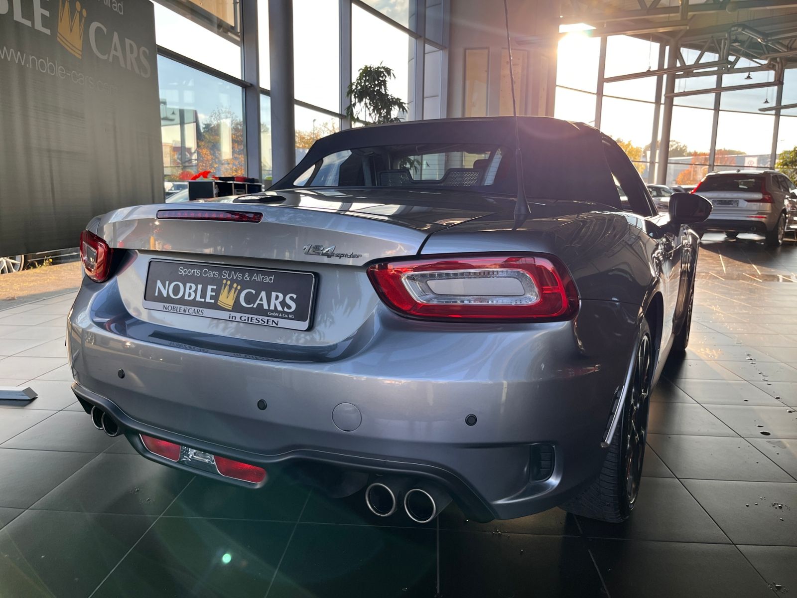 Fahrzeugabbildung Abarth 124 Spider  BOSE LEDER ALU