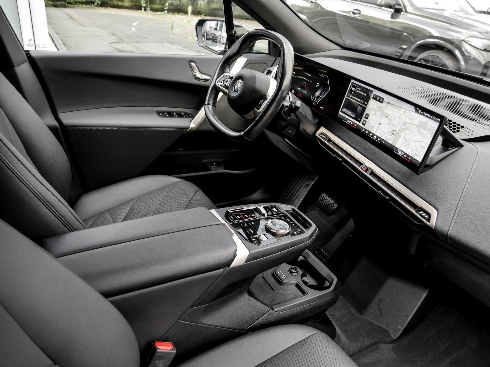 BMW iX xDrive40 SPORT PAKET H K HuD DA PROF 360° foto 3