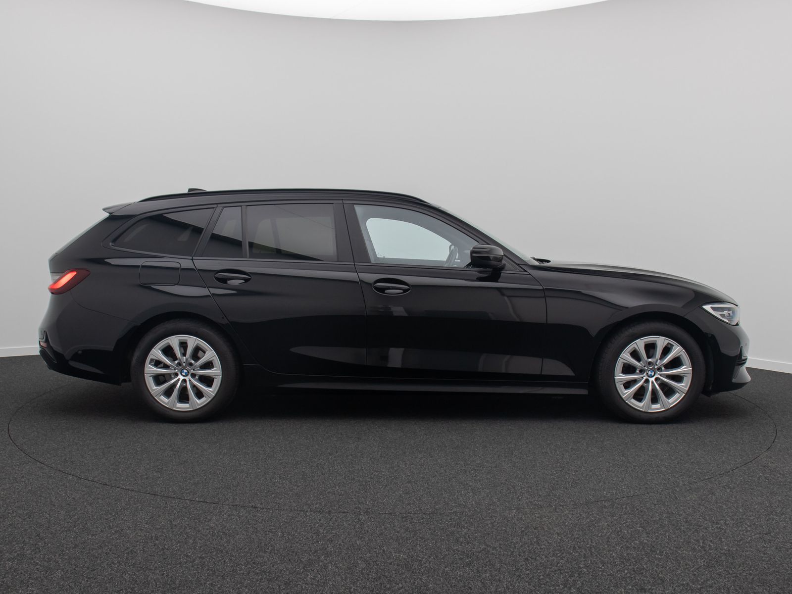 Fahrzeugabbildung BMW 318d HiFi Kamera DAB Alarm WLAN FernlichtAssist