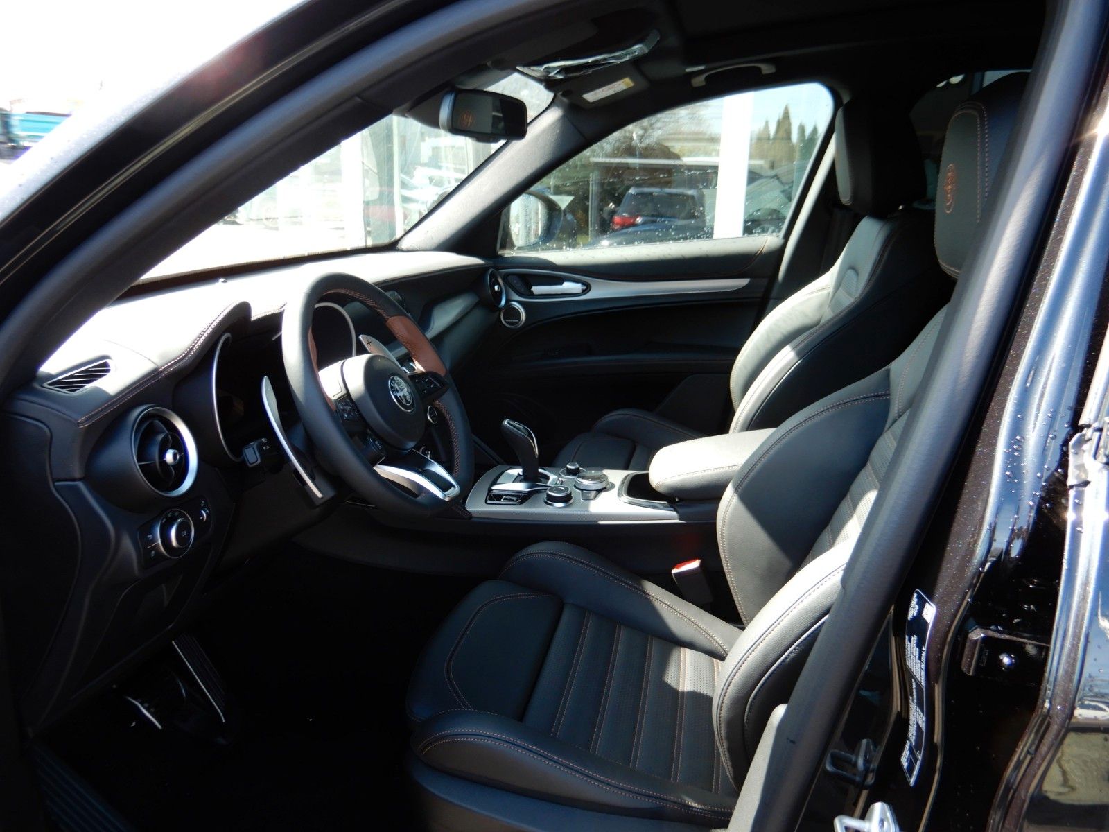 Fahrzeugabbildung Alfa Romeo Stelvio INTENSA MY24 2.0T Q4 AT8 206 KW Pano*LED