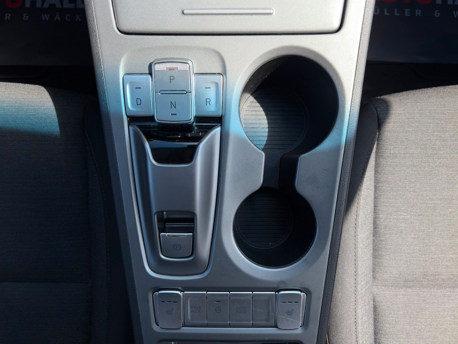 Fahrzeugabbildung Hyundai KONA E Select CarPlay Kamera LHZ SHZ ACC KZG