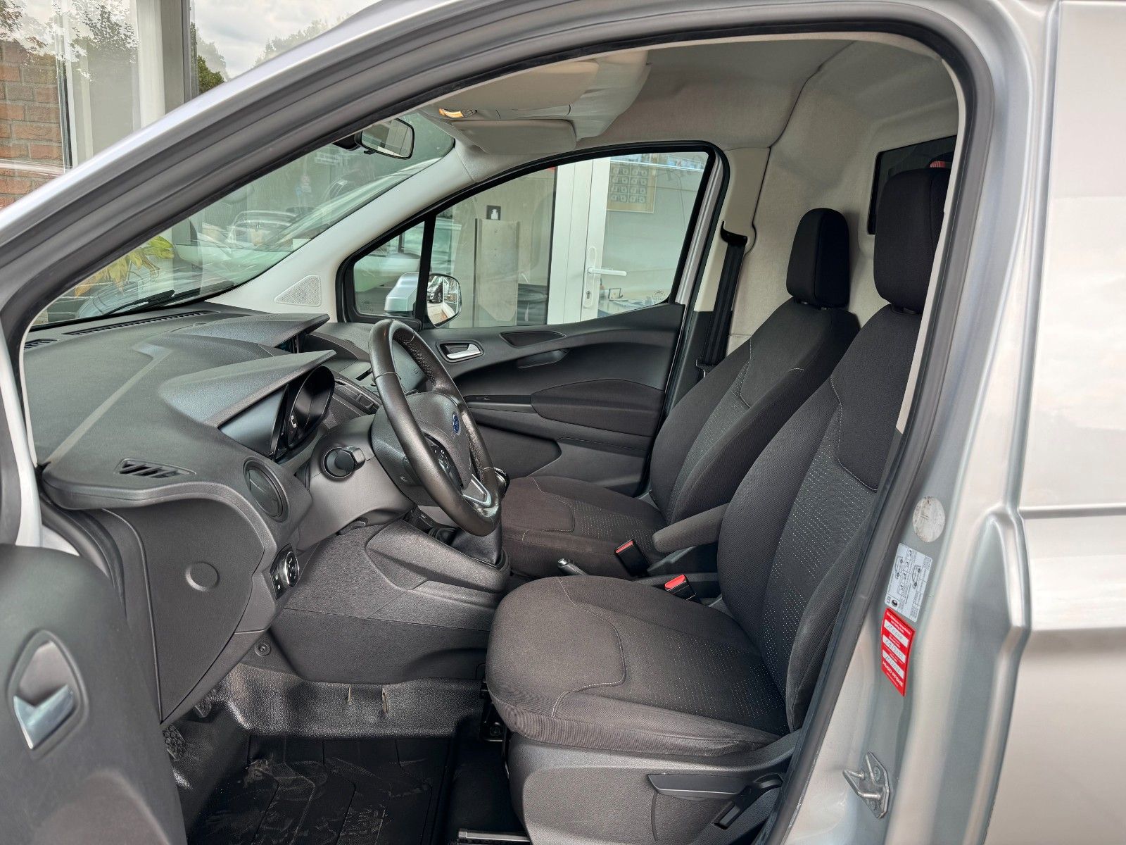 Fahrzeugabbildung Ford Transit Courier Klima/1.Hand