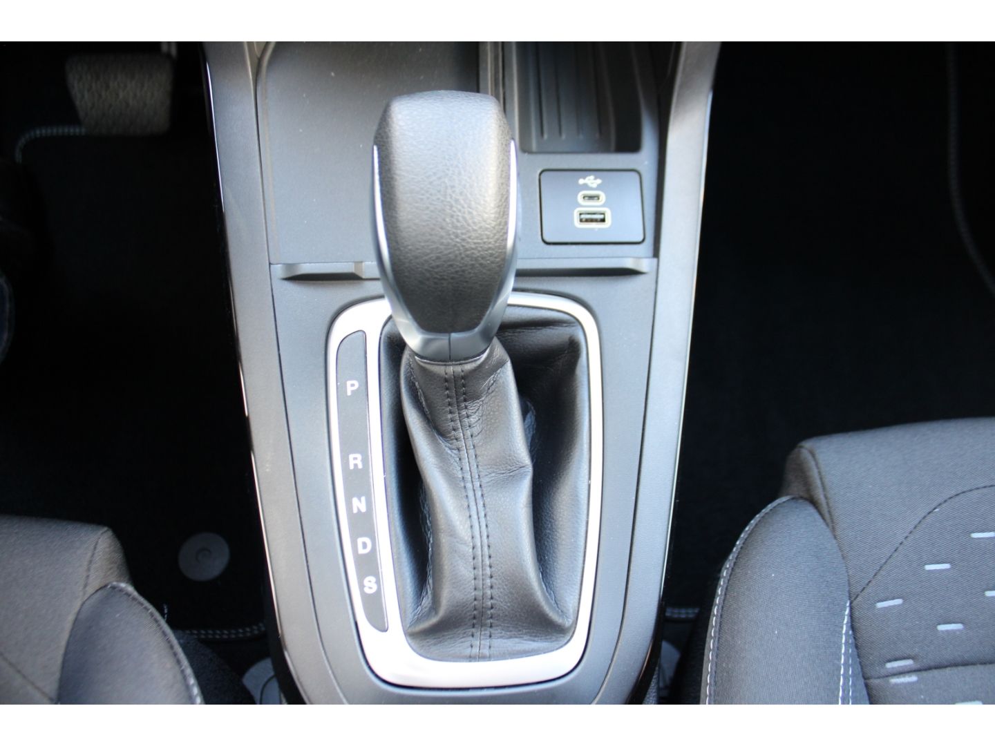 FORD Puma 1.0 EcoBoost MHEV Titanium LED GRA RFK Navi - Image 26