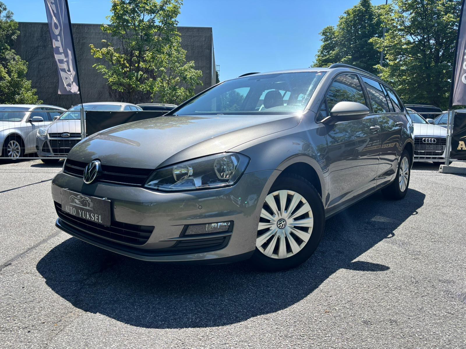 Volkswagen Golf 2015 — салон