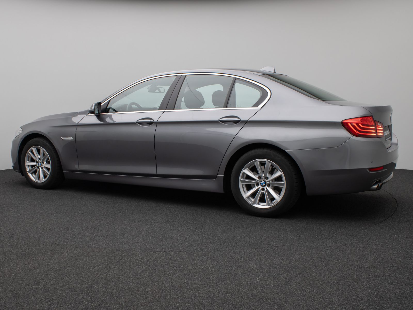 Fahrzeugabbildung BMW 520d Navi Sitzhzg Bi-Xenon PDC Tempomat