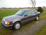 Mercedes-Benz Mercedes Benz 200 E Automatik / eventuell ... - gebrauchte Mercedes-Benz E 200 aus dem Jahr 1992