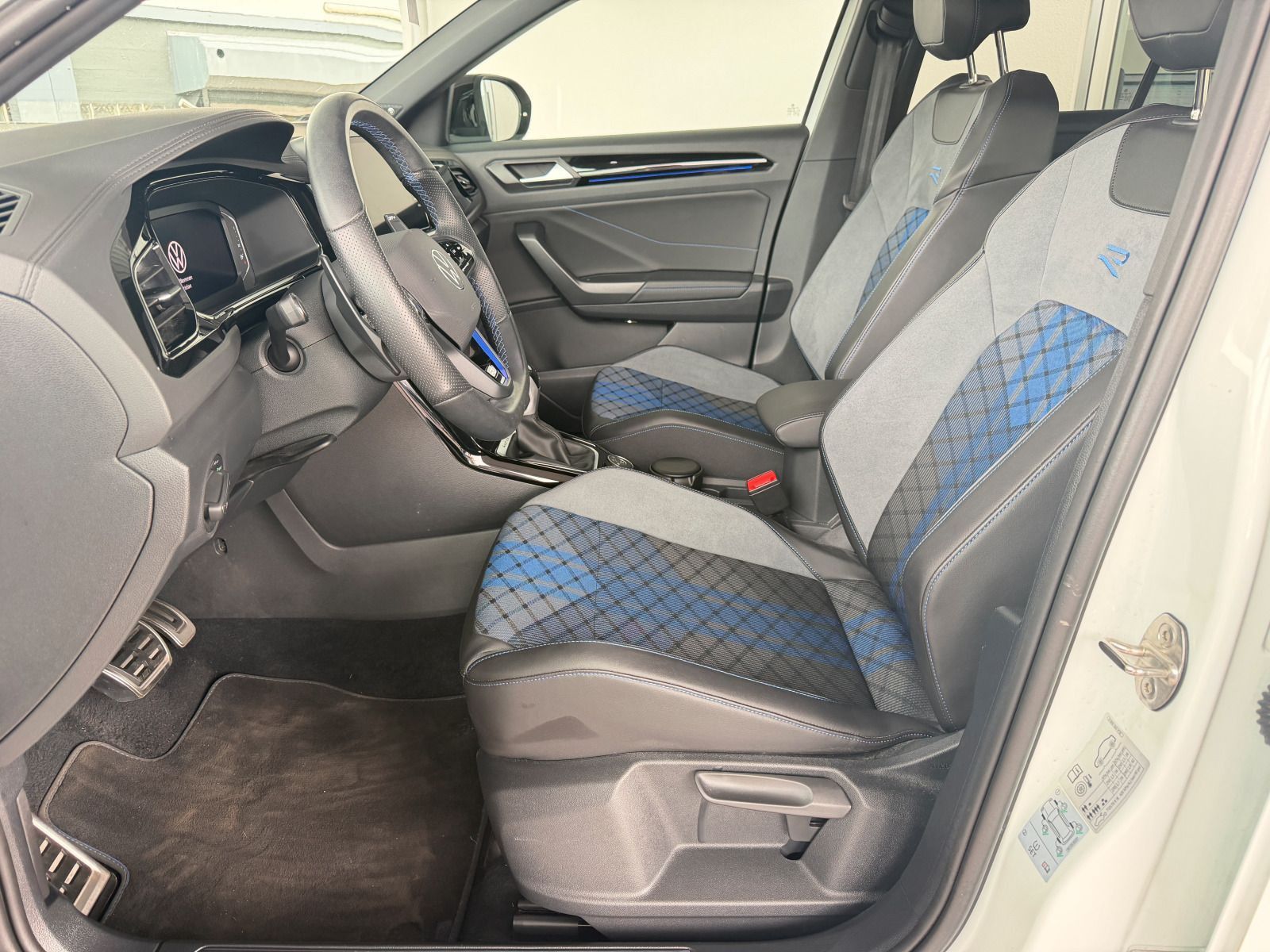 Volkswagen T-Roc - Bild 12