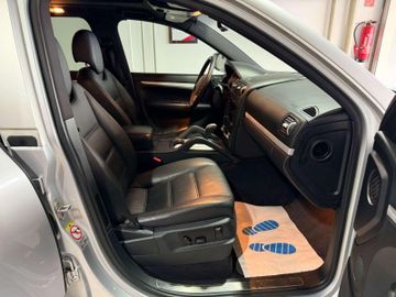 Porsche Cayenne - 12