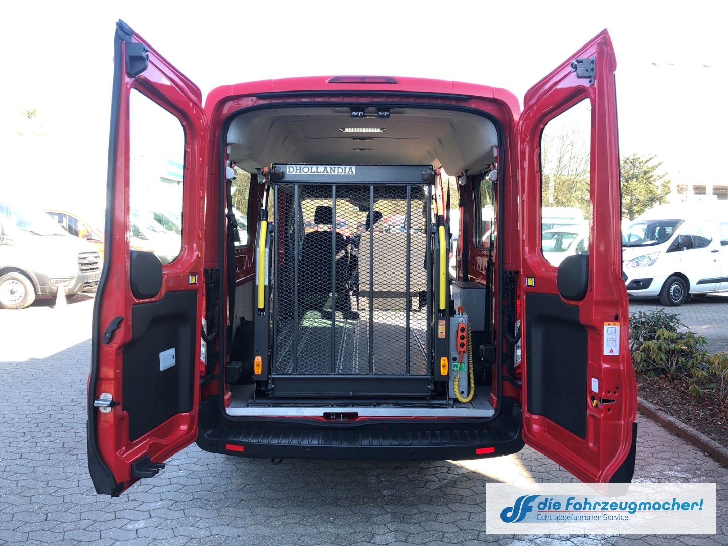 Fahrzeugabbildung Ford Transit Kombi 350 Behindertengerecht *4085