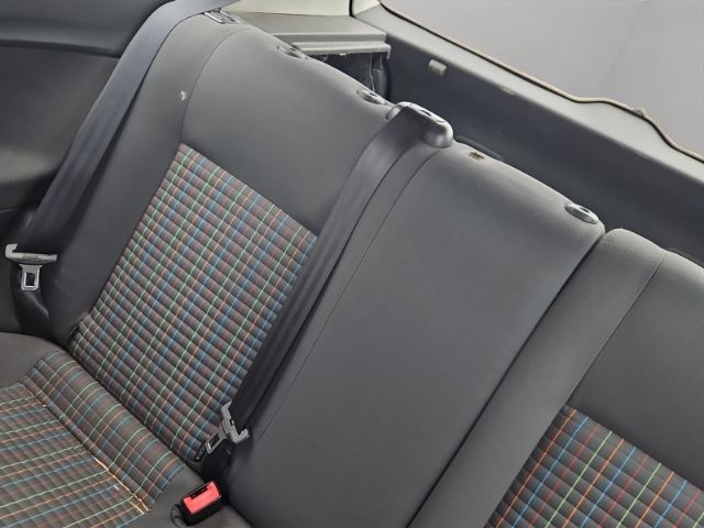 VW Polo 1.2 GA Klima teilb.Rücksb CD met. eFH Radio VW Polo 1.2 GA Klima teilb.Rücksb CD met. eFH Radio