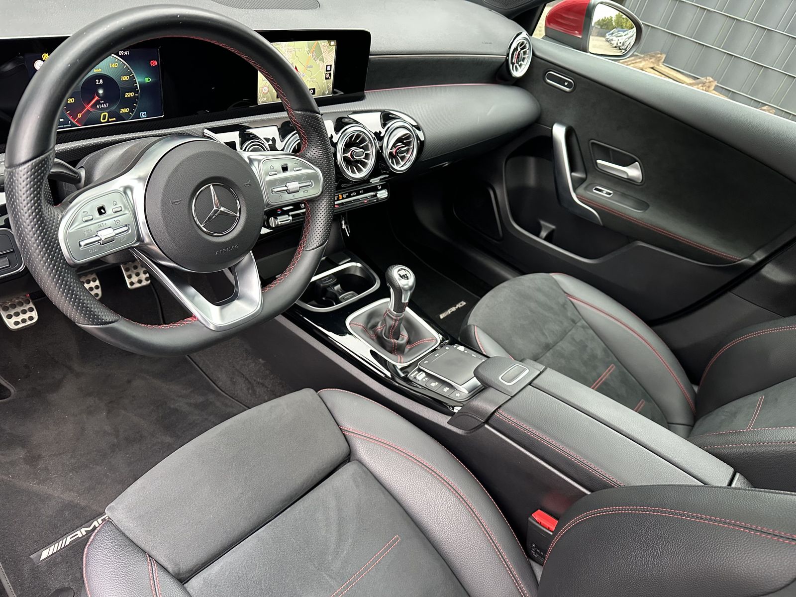 Fahrzeugabbildung Mercedes-Benz A 200 AMG-Line NAV+LED+PANO+KAMERA+18ZOLL+1HAND